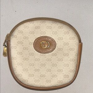 Gucci GG Canvas Coin Pouch / Mini Zip Case – Beige & Tan Leather